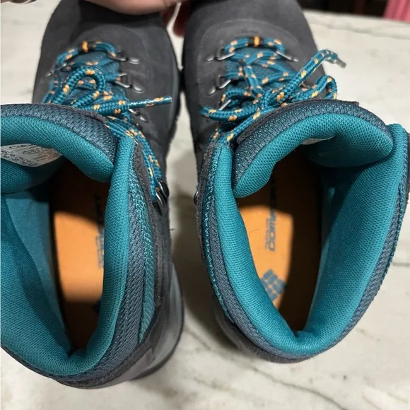 Columbia Women’s  Newton Ridge Outdoor Hiking Boots - Picture 3 of 9